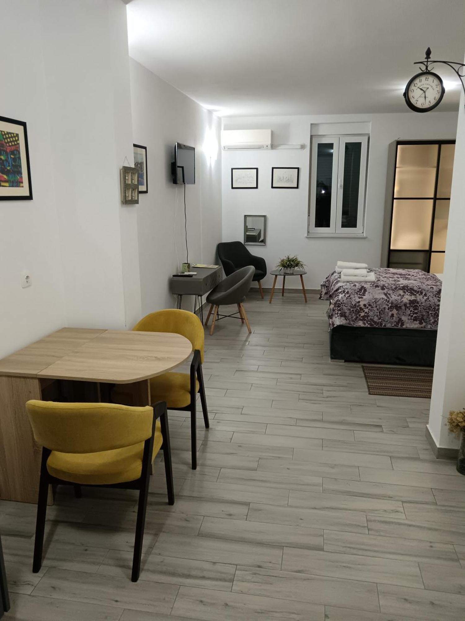 Faveria Apartments Amphitheater With Free Parking พูลา ภายนอก รูปภาพ