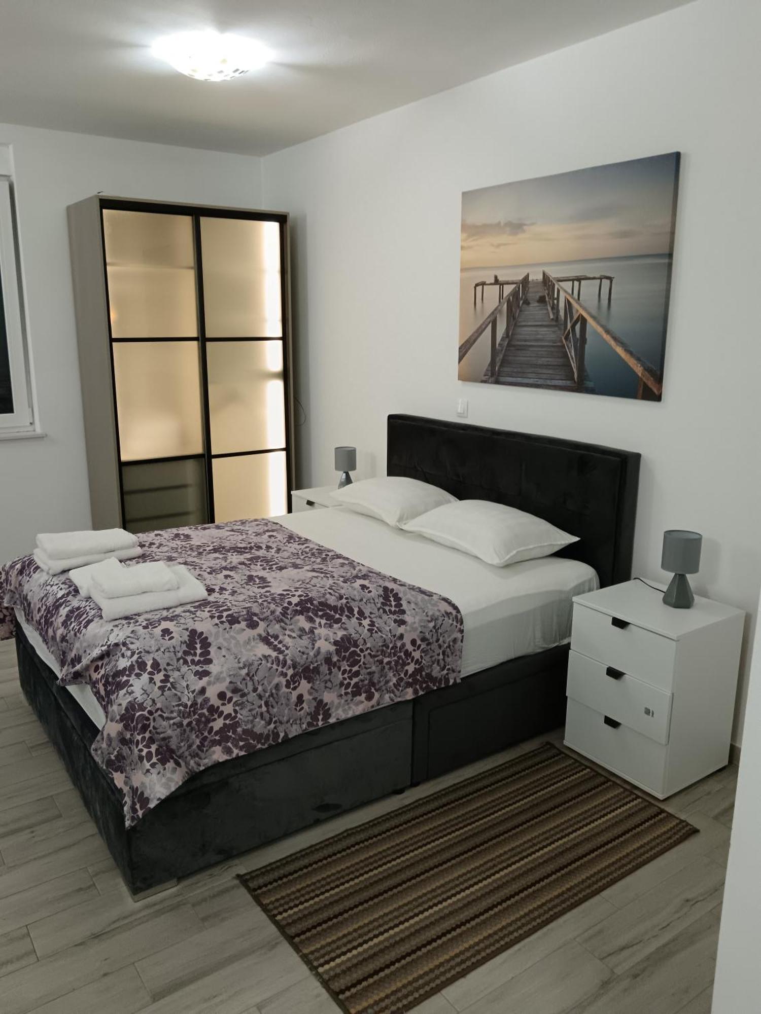 Faveria Apartments Amphitheater With Free Parking พูลา ภายนอก รูปภาพ